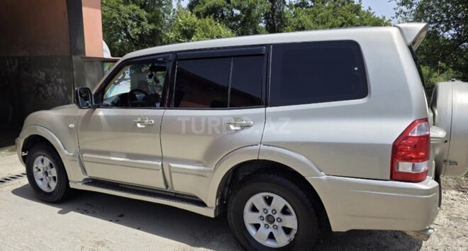 Mitsubishi Pajero 2003, 253,000 km - 3.0 l - Astara