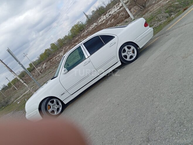 Mercedes E 200 1999, 520,000 km - 2.0 l - Ucar