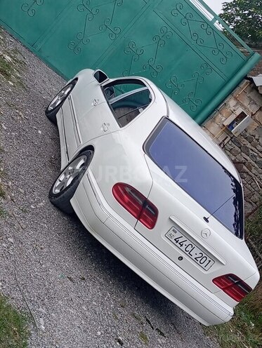 Mercedes E 200 1999, 520,000 km - 2.0 l - Ucar