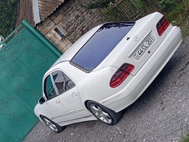 Mercedes E 200 1999, 520,000 km - 2.0 l - Ucar