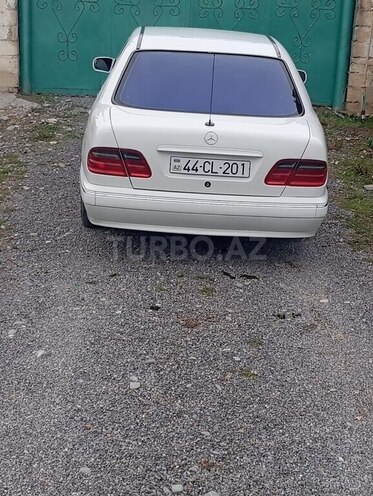 Mercedes E 200 1999, 520,000 km - 2.0 l - Ucar