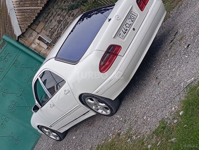 Mercedes E 200 1999, 520,000 km - 2.0 l - Ucar