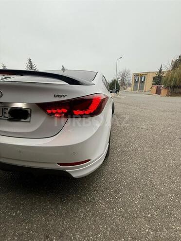 Hyundai Avante 2015, 212,000 km - 1.6 l - Quba