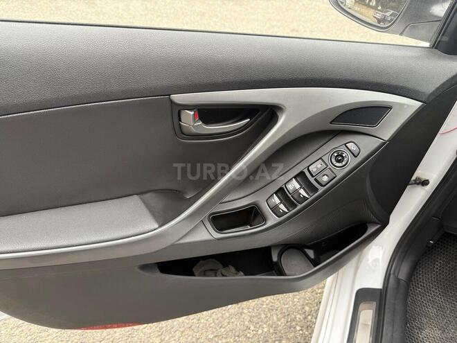Hyundai Avante 2015, 212,000 km - 1.6 l - Quba