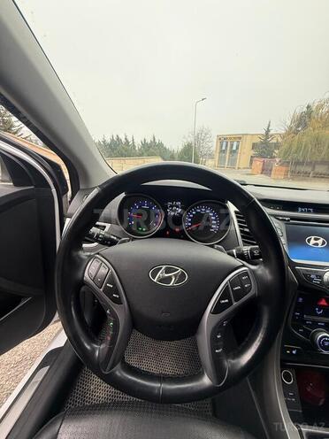 Hyundai Avante 2015, 212,000 km - 1.6 l - Quba