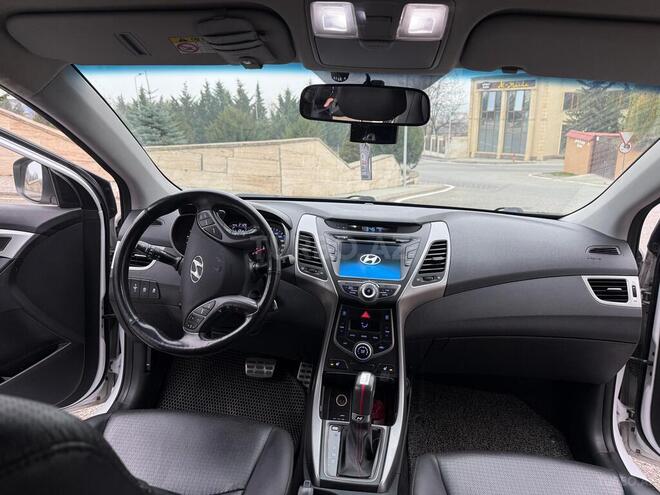 Hyundai Avante 2015, 212,000 km - 1.6 l - Quba