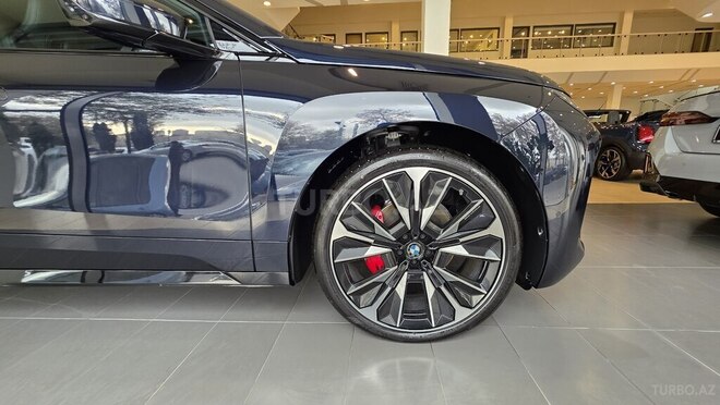 BMW iX-10