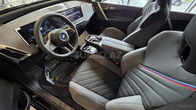 BMW iX-12