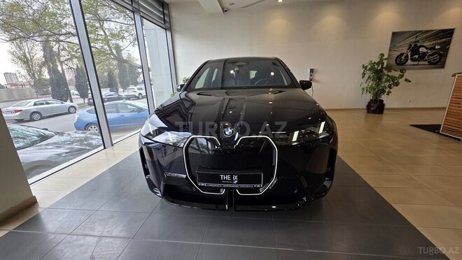BMW iX-1
