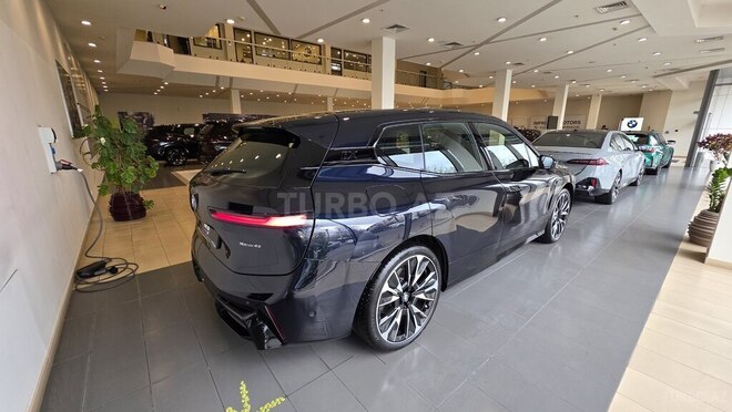 BMW iX-6