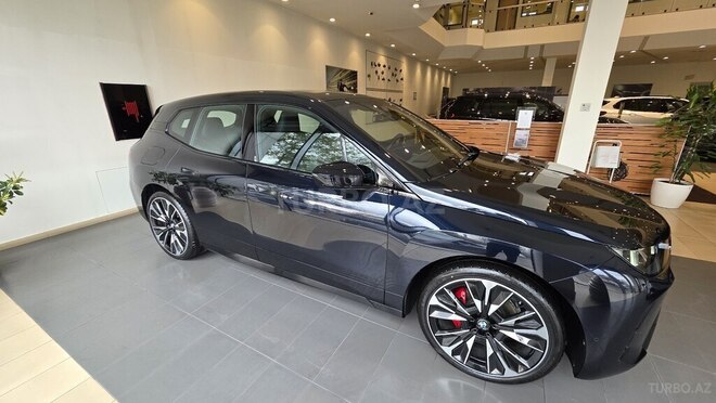 BMW iX-7