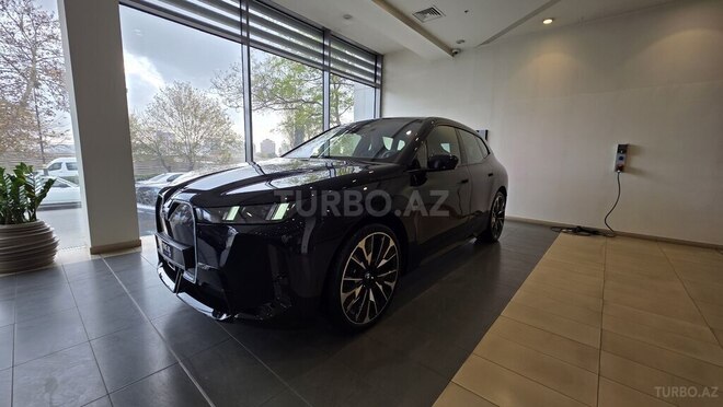 BMW iX-5