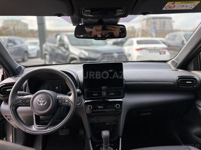 Toyota Yaris Cross-9