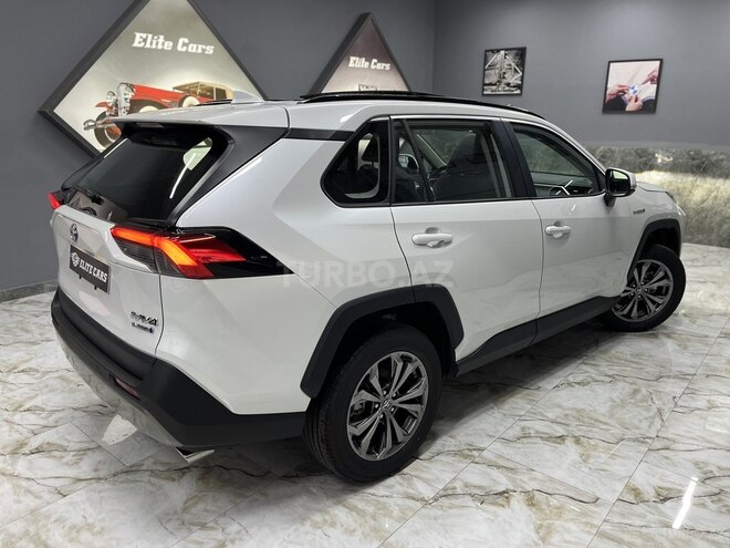 Toyota RAV4-11