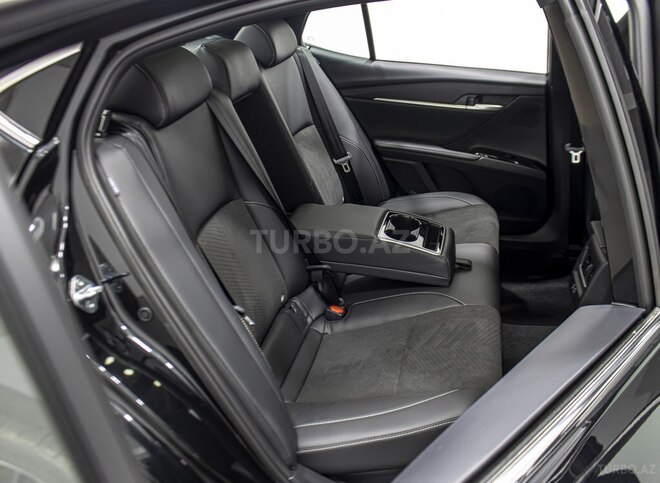 Toyota Camry-21