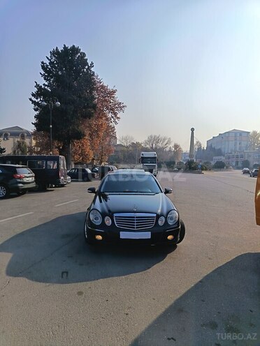 Mercedes E 270 2002, 260,548 km - 2.7 l - Qazax