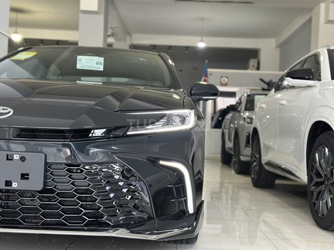 Toyota Camry-6