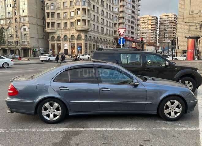 Mercedes E 240 2005, 267,000 km - 2.6 l - Bakı