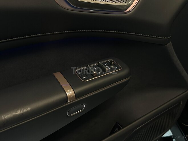 Lynk & Co 900-25