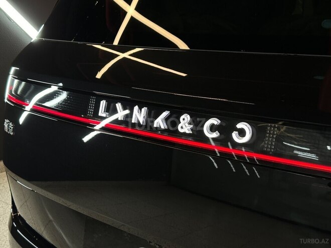 Lynk & Co 900-9