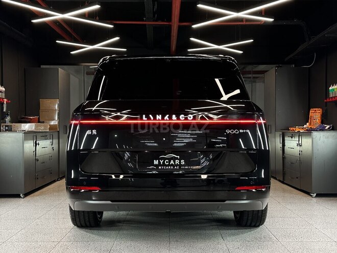 Lynk & Co 900-6