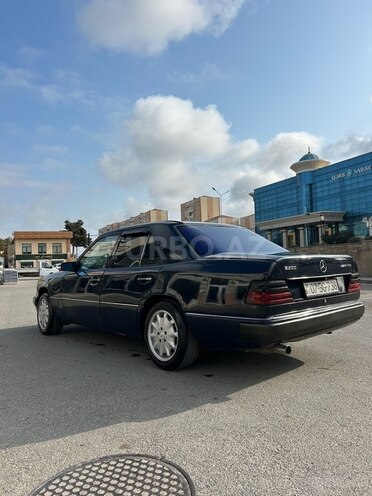 Mercedes E 200 1993, 347,000 km - 2.0 l - Sumqayıt