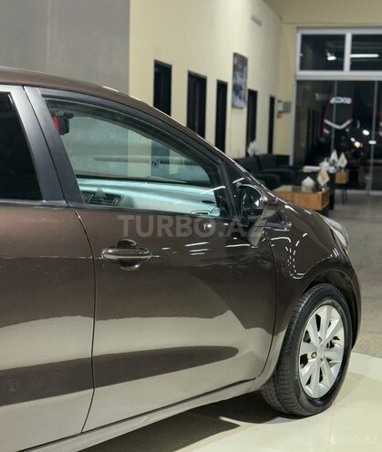Kia Rio-10