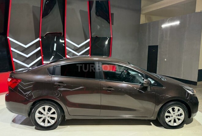 Kia Rio-7