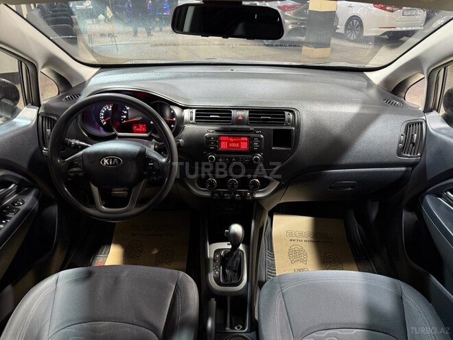 Kia Rio-17