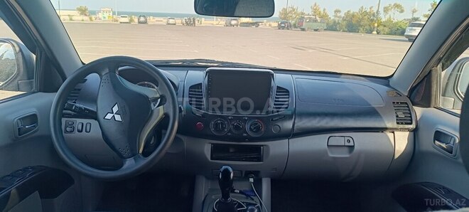 Mitsubishi L200-6