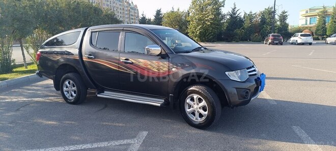 Mitsubishi L200-4
