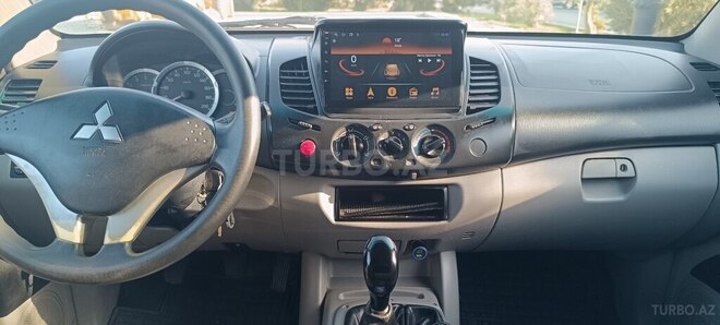 Mitsubishi L200-2