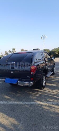 Mitsubishi L200-10