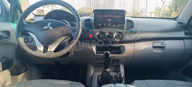 Mitsubishi L200-9