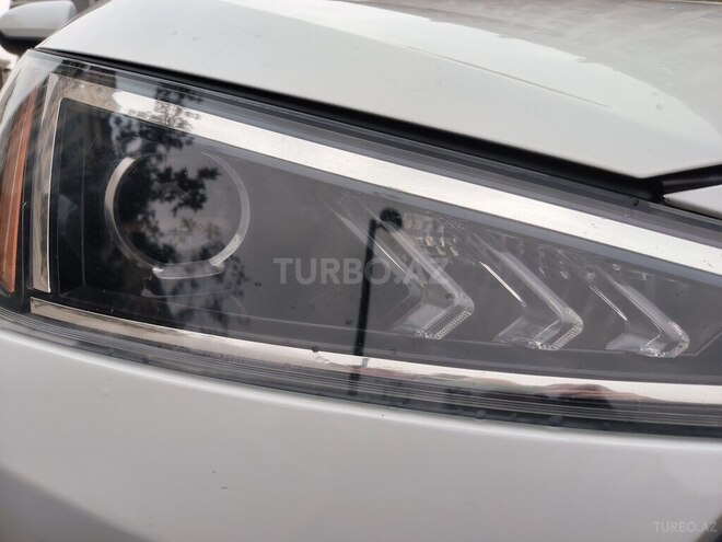Hyundai Elantra-11