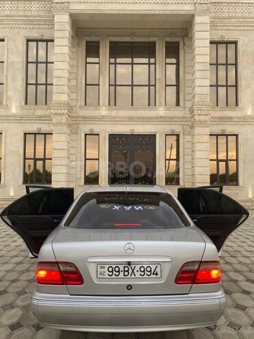 Mercedes E 240 2000, 320,000 km - 2.4 l - Saatlı