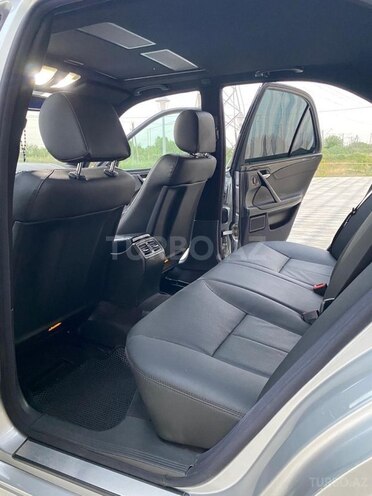 Mercedes E 240 2000, 320,000 km - 2.4 l - Saatlı