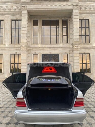 Mercedes E 240 2000, 320,000 km - 2.4 l - Saatlı