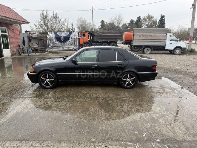Mercedes C 230 1998, 266,000 km - 2.3 л - Saatlı