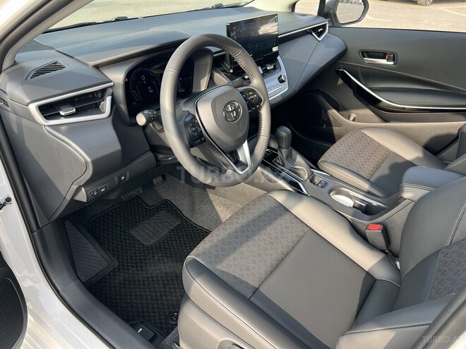 Toyota Corolla-11