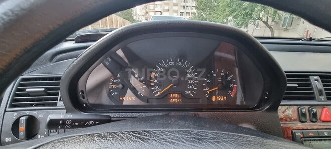 Mercedes C 240 2000, 235,000 km - 2.4 л - Bakı