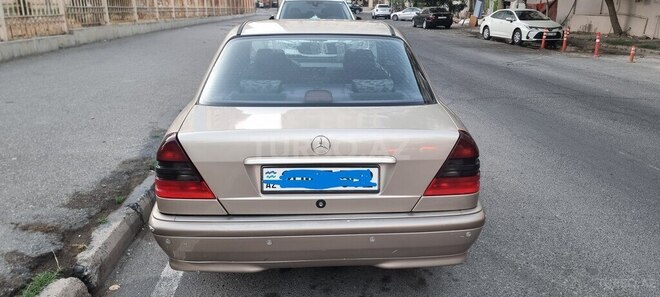 Mercedes C 240 2000, 235,000 km - 2.4 л - Bakı