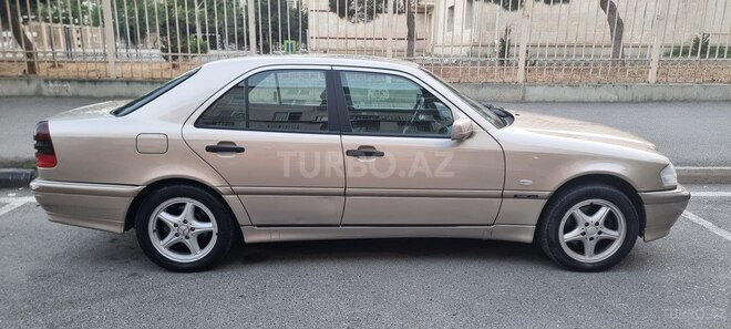 Mercedes C 240 2000, 235,000 km - 2.4 л - Bakı