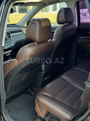 Kia Sorento-13