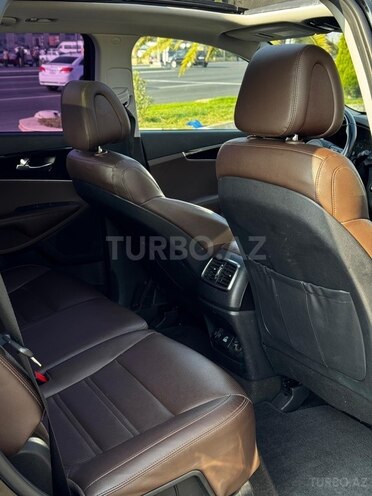 Kia Sorento-19