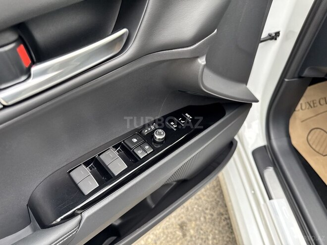 Toyota Camry-13