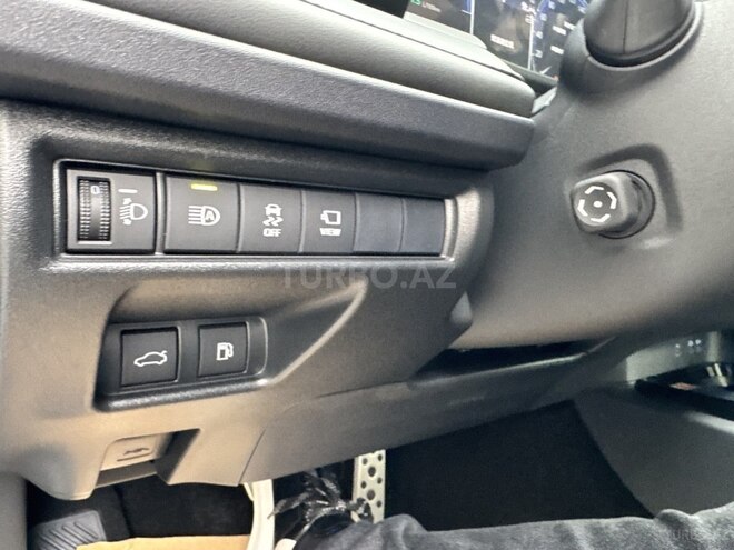 Toyota Camry-14