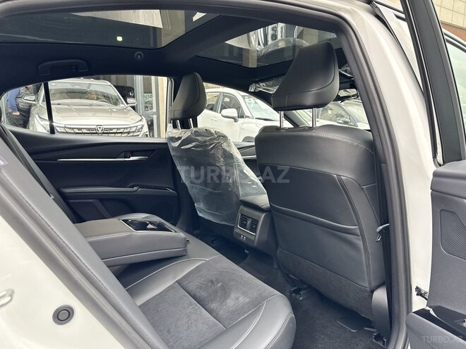Toyota Camry-6