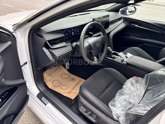 Toyota Camry-11