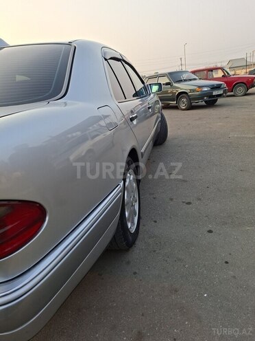 Mercedes E 280 1997, 335,869 km - 2.8 l - Ağcabədi
